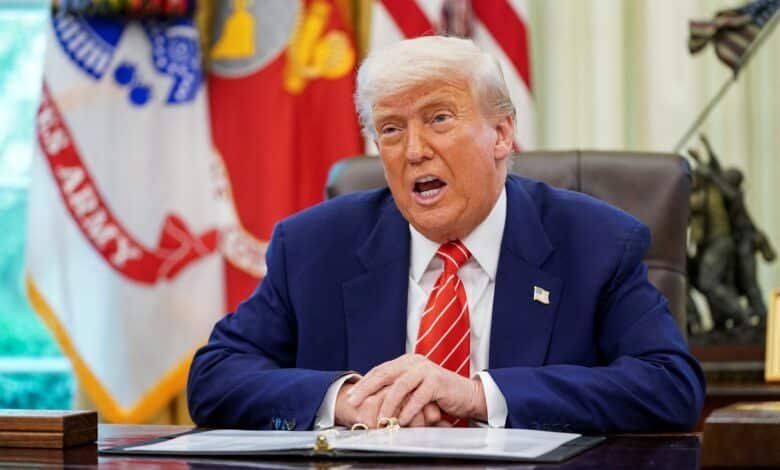 फोटो: राष्ट्रपति डोनाल्ड ट्रम्प ने 30 मई, 2025 को वाशिंगटन में व्हाइट हाउस में ओवल ऑफिस में एक प्रेस कॉन्फ्रेंस के दौरान आयोजित किया।