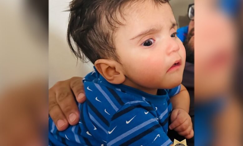 फोटो: 7 महीने का एक बच्चा, इमैनुएल हरो, जो सैन बर्नार्डिनो काउंटी शेरिफ विभाग द्वारा जारी इस अविभाजित फोटो में यहां देखा गया था।